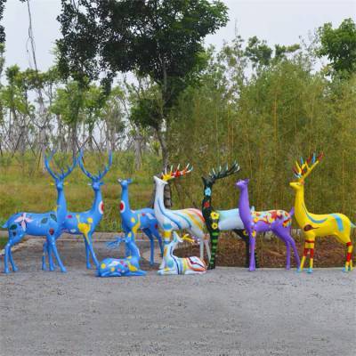 廣西玻璃鋼動(dòng)物雕塑廠家 打造樓盤(pán)景觀中的詩(shī)意鹿群雕塑小品